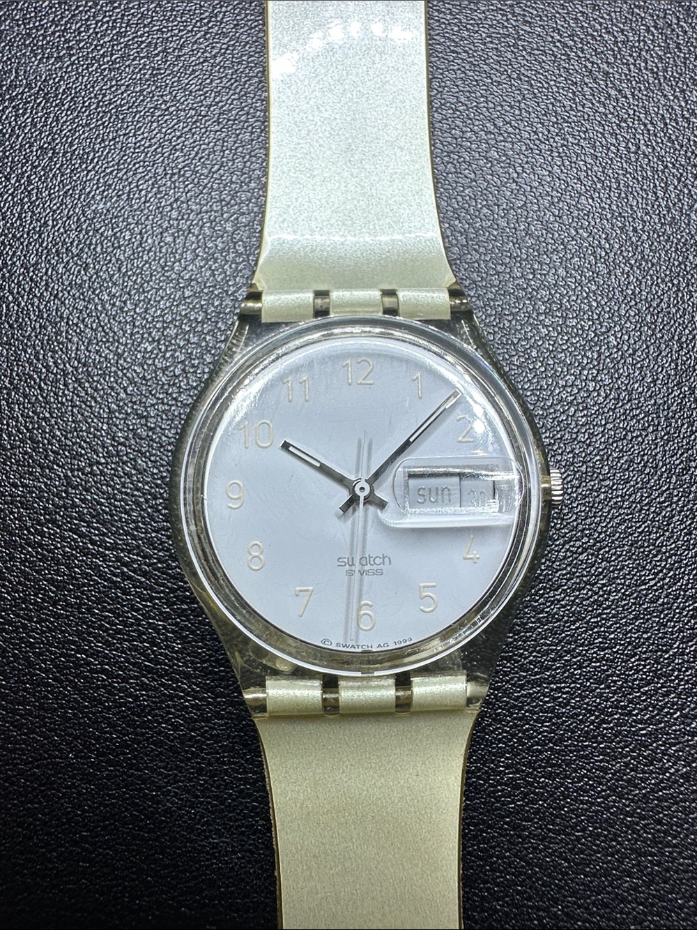 Swatch Snowcovered GK733 Watch (1999) – White/Clear Day Date New Battery
